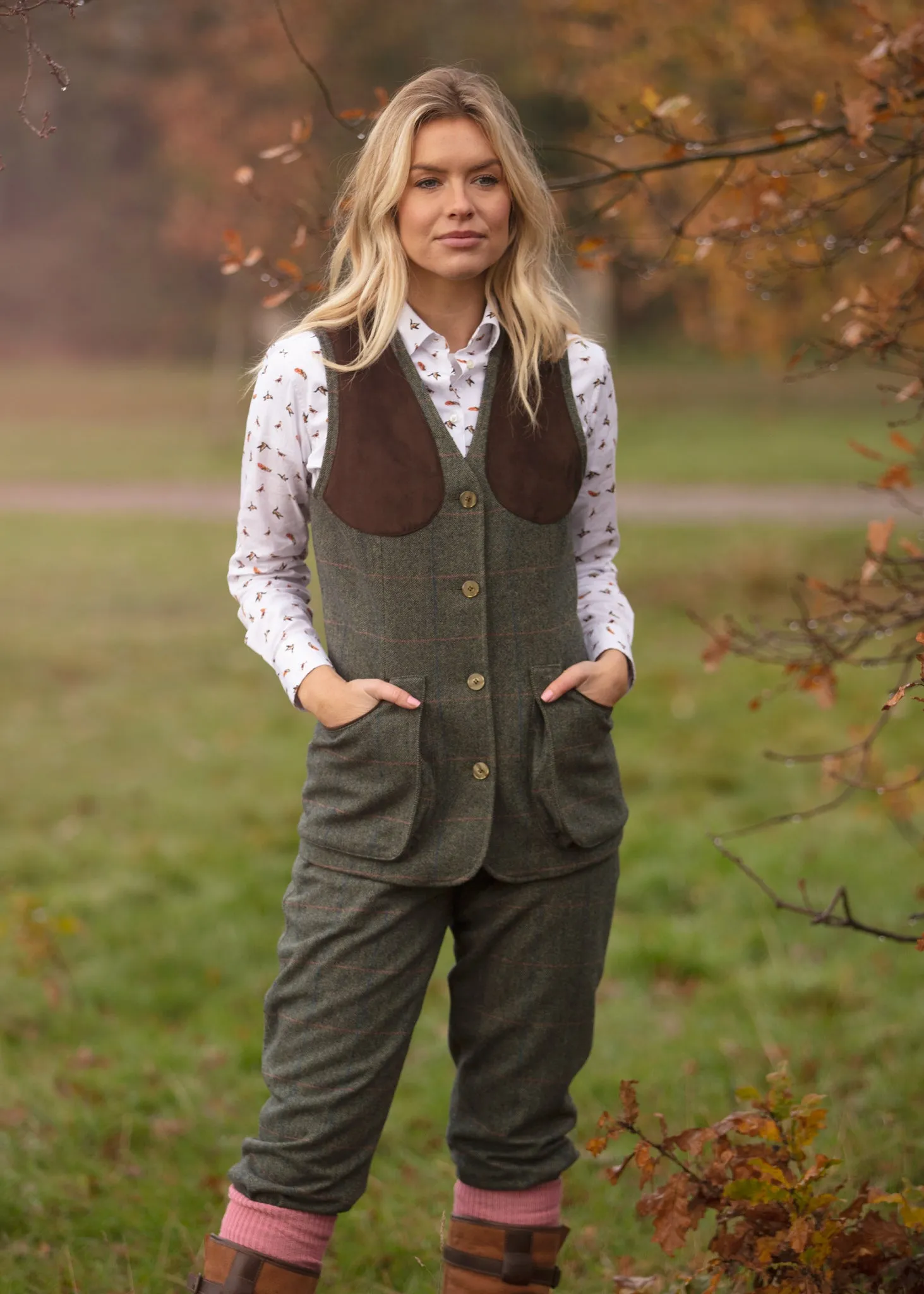 Combrook Ladies Tweed Shooting Waistcoat In Spruce - Regular Fit